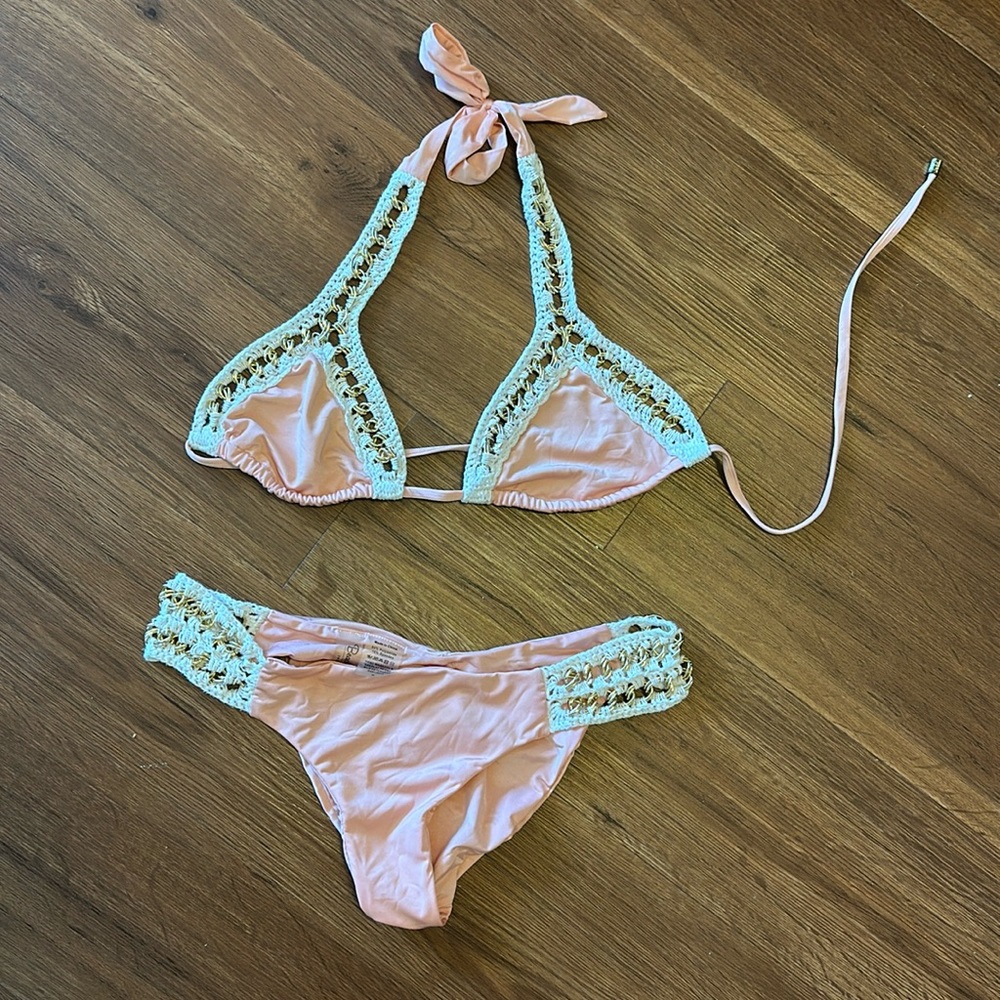 Beach Bunny Bikini, size M